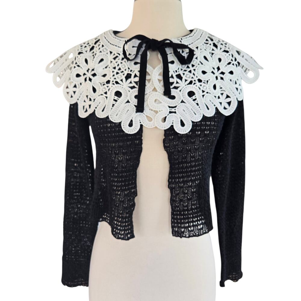 Disturbia Tie Front Open Cardigan with Exaggerated White Collar Size: Small